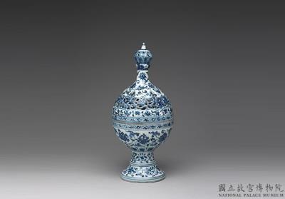 图片[2]-Incense burner with openwork decoration and flowers design in underglaze blue, Ming dynasty, Yongle reign (1403-1424)-China Archive